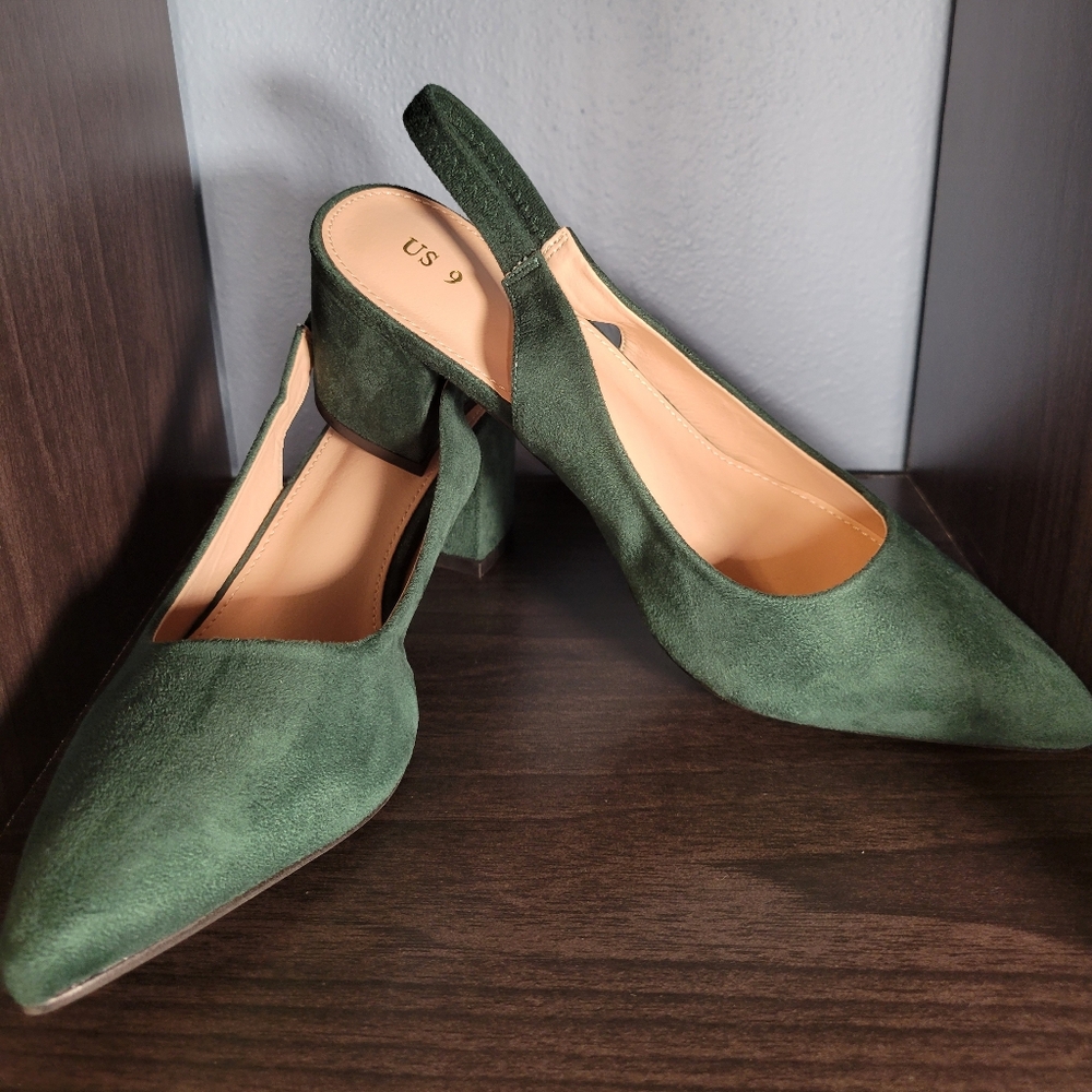 Elegant Green Suede Slingback Heels